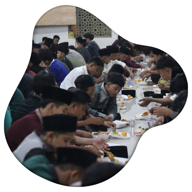 foto balon santri makan